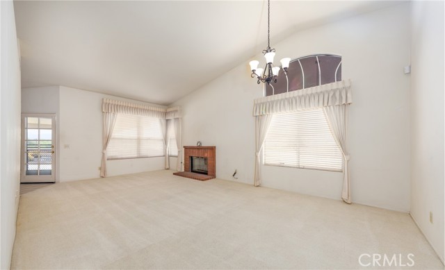 Detail Gallery Image 6 of 27 For 1983 Tamarack Ln, Hemet,  CA 92545 - 3 Beds | 2 Baths