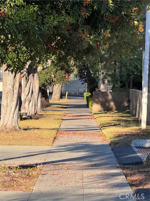 100 Hurlbut Street, Pasadena CA: https://media.crmls.org/medias/7e93e699-b255-4e00-bdc1-768e080dff2c.jpg