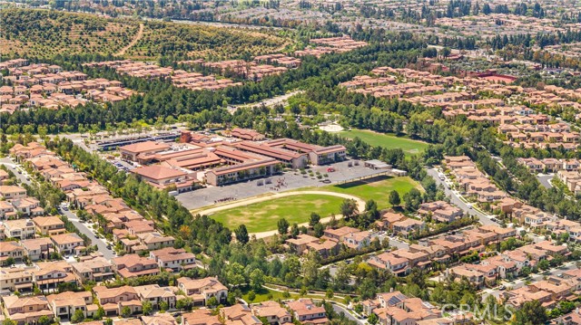 111 great oak, Irvine CA: https://media.crmls.org/medias/7e94cd94-59cd-45b7-ae7d-1682a1939f6c.jpg