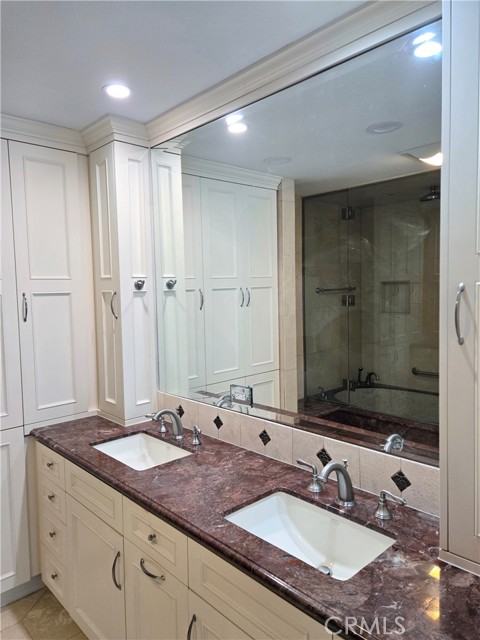 Detail Gallery Image 12 of 23 For 901 10th St #205,  Santa Monica,  CA 90403 - 3 Beds | 2 Baths