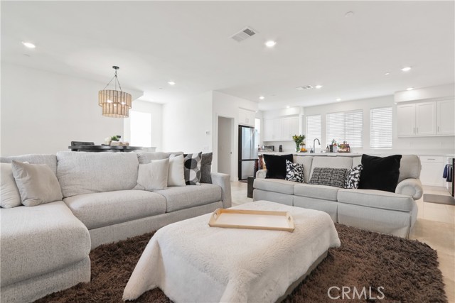 Detail Gallery Image 19 of 25 For 1096 N Anaheim Blvd., Anaheim,  CA 92801 - 4 Beds | 3/1 Baths