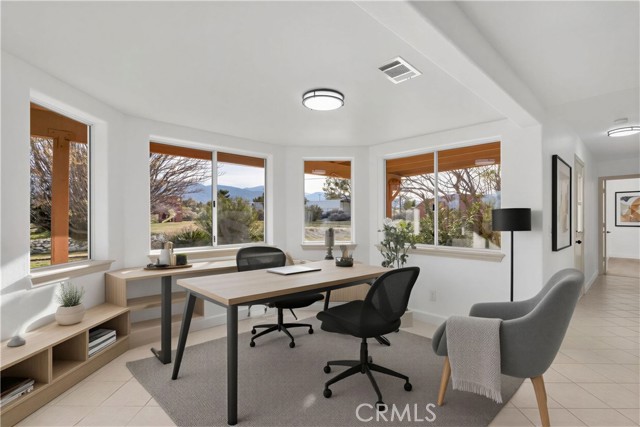 Detail Gallery Image 18 of 74 For 329 Lindero Rd, Pinon Hills,  CA 92372 - 7 Beds | 4 Baths