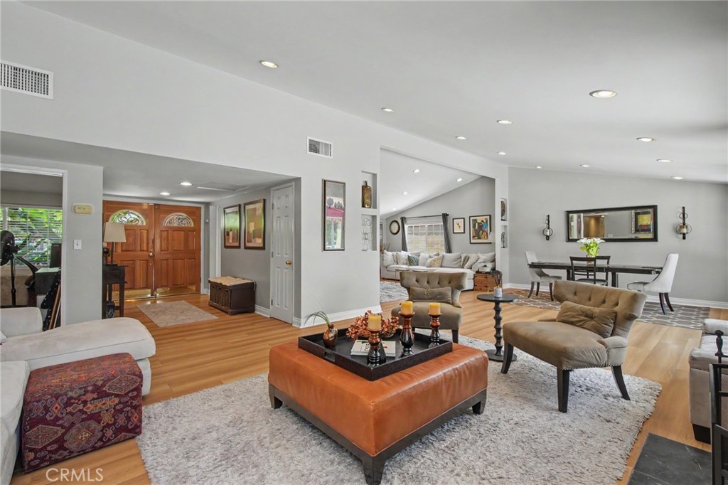 MLS #SR26158579 image #9