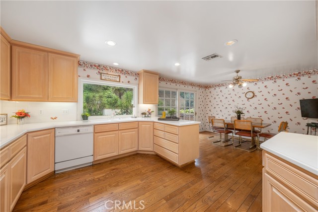 22406 Dardenne Street photo 8