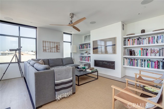 124 21st Place, Manhattan Beach, California 90266, 3 Bedrooms Bedrooms, ,4 BathroomsBathrooms,Residential,Sold,21st,SB21199939