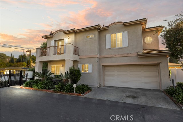 Detail Gallery Image 2 of 39 For 7050 Dinwiddie, Downey,  CA 90241 - 3 Beds | 3 Baths