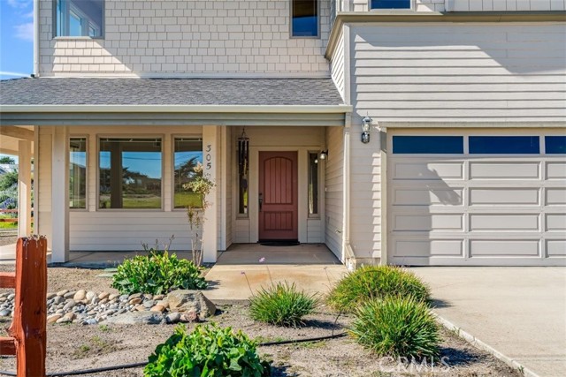 Detail Gallery Image 5 of 69 For 305 Ivar Street, Cambria,  CA 93428 - 3 Beds | 3/1 Baths