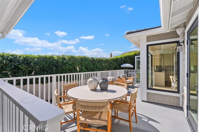 Detail Gallery Image 27 of 48 For 307 Emerald Bay, Laguna Beach,  CA 92651 - 5 Beds | 4/1 Baths