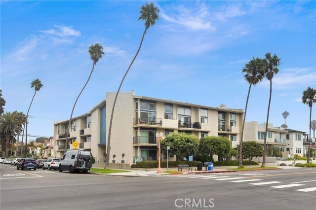 1400 Catalina Avenue, Redondo Beach, California 90277, 2 Bedrooms Bedrooms, ,2 BathroomsBathrooms,Residential,For Sale,Catalina,SB24221883