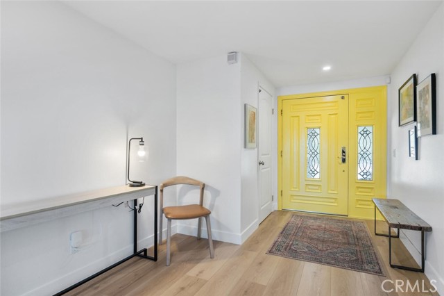 1579 Via Parque, Thousand Oaks CA: https://media.crmls.org/medias/7e998875-94f8-4df7-a3ff-3eae1f402d03.jpg