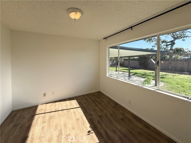 Detail Gallery Image 9 of 15 For 9822 Joyzelle Dr, Garden Grove,  CA 92841 - 3 Beds | 2 Baths