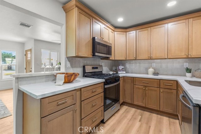 Detail Gallery Image 8 of 32 For 11819 Summer Ave, Norwalk,  CA 90650 - 3 Beds | 2 Baths