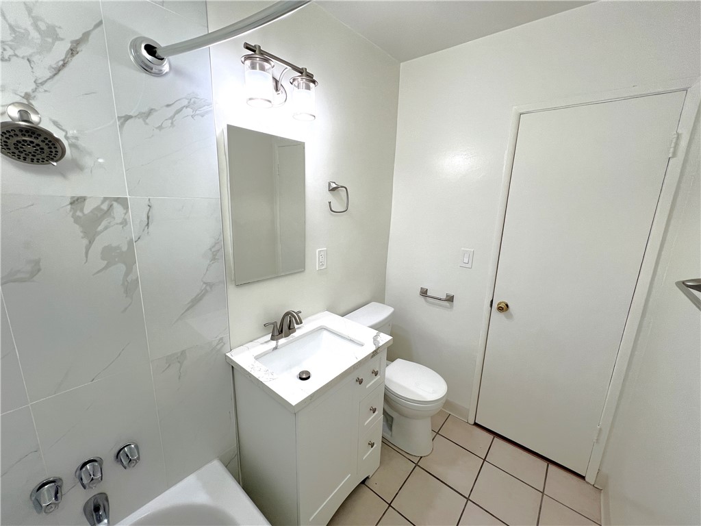 12926 Doty Avenue # 24, Hawthorne, California 90250, ,1 BathroomBathrooms,Residential Lease,For Rent,12926 Doty Avenue # 24,CRSB24234735