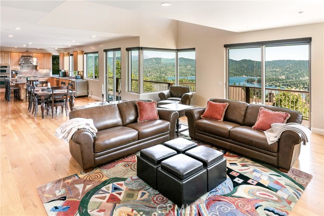 Detail Gallery Image 9 of 40 For 27692 Caribou Dr, Lake Arrowhead,  CA 92352 - 4 Beds | 2/1 Baths