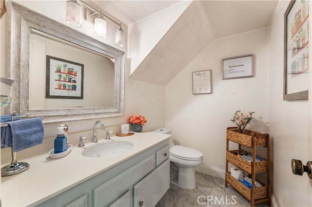 Detail Gallery Image 17 of 52 For 18146 Oxnard #48,  Tarzana,  CA 91356 - 3 Beds | 2/1 Baths