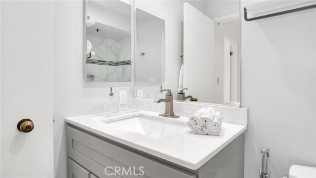 Detail Gallery Image 16 of 32 For 222 S Central #432,  Los Angeles,  CA 90012 - 1 Beds | 1 Baths