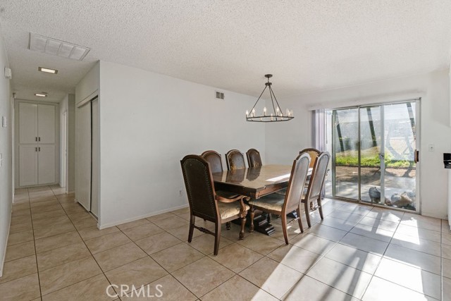 Detail Gallery Image 7 of 21 For 7365 Chase, Hesperia,  CA 92345 - 4 Beds | 3 Baths