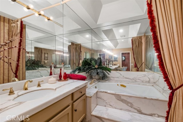 Detail Gallery Image 26 of 31 For 23 Ocean Vista, Newport Beach,  CA 92660 - 2 Beds | 2/1 Baths