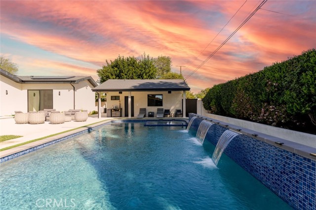 Detail Gallery Image 20 of 70 For 7714 Lasaine Ave, Northridge,  CA 91325 - 3 Beds | 4 Baths