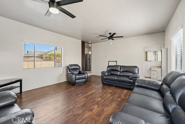 Detail Gallery Image 21 of 38 For 2027 W 93rd, Los Angeles,  CA 90047 - 3 Beds | 3 Baths