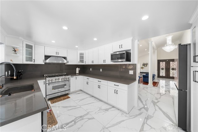 23072 Aspen Knoll Drive, Diamond Bar CA: https://media.crmls.org/medias/7e9d68ca-9ad3-44f2-aa81-03d8b2e2a86a.jpg