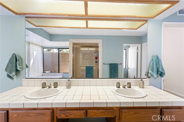 520 Woodland Hills Drive, Escondido CA: https://media.crmls.org/medias/7e9d69e8-9197-4929-b351-9052c26114d5.jpg
