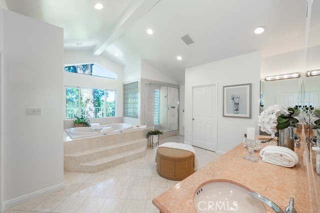 Detail Gallery Image 28 of 45 For 15916 High Knoll Rd, Encino,  CA 91436 - 6 Beds | 4/1 Baths