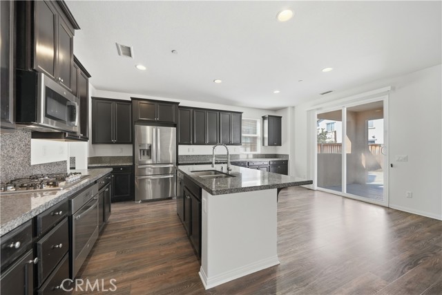 Detail Gallery Image 8 of 48 For 29325 Links, Lake Elsinore,  CA 92530 - 4 Beds | 3 Baths