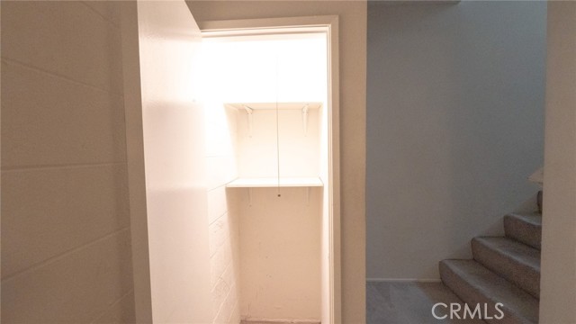 Detail Gallery Image 8 of 29 For 7311 Kester Ave #11,  Van Nuys,  CA 91405 - 2 Beds | 2/1 Baths