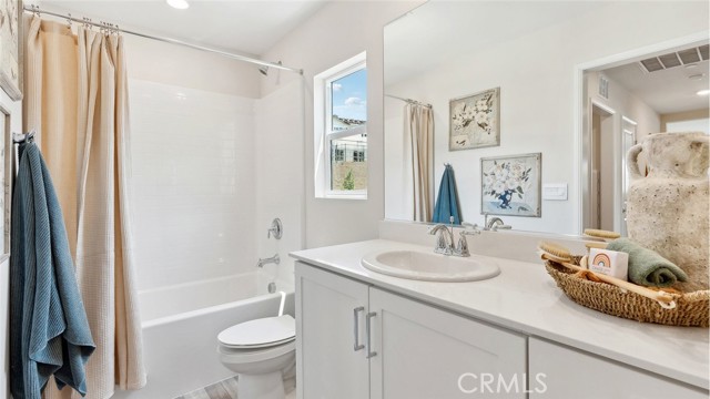 Detail Gallery Image 9 of 14 For 26306 Moorpark Ct, Corona,  CA 92883 - 3 Beds | 2/1 Baths