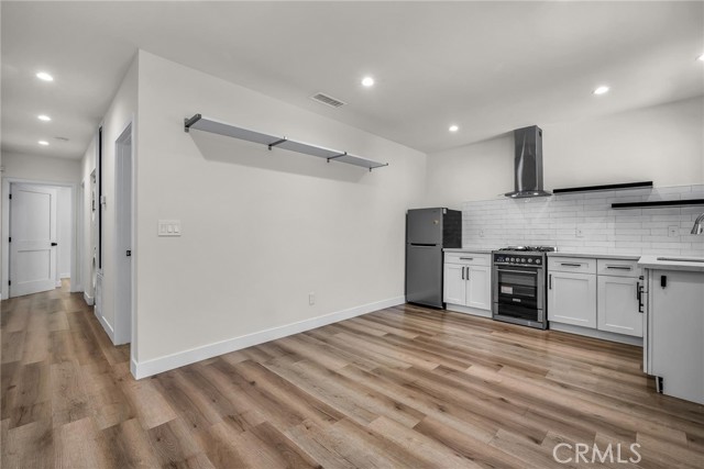 5110 Greenbush Avenue, Sherman Oaks CA: https://media.crmls.org/medias/7e9fca65-00aa-4c92-b56f-1e9f8e874eda.jpg
