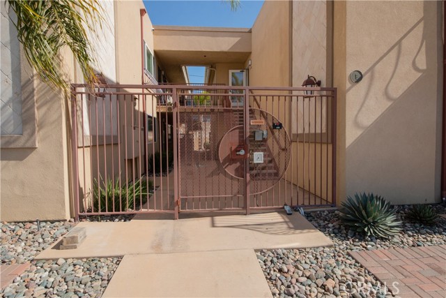 Detail Gallery Image 2 of 17 For 3993 Jewell St #B24,  –,  CA 92109 - 1 Beds | 1 Baths