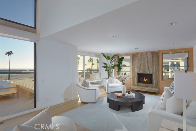 Detail Gallery Image 10 of 33 For 3024 Breakers Dr, Corona Del Mar,  CA 92625 - 7 Beds | 5/1 Baths