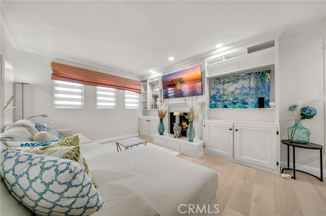 Detail Gallery Image 9 of 46 For 235 S Gale #102,  Beverly Hills,  CA 90211 - 2 Beds | 2 Baths