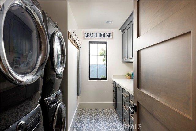 Detail Gallery Image 29 of 48 For 305 W Avenida Gaviota, San Clemente,  CA 92672 - 4 Beds | 4/1 Baths