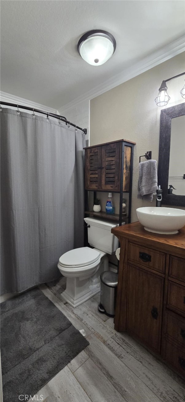 Detail Gallery Image 4 of 7 For 3856 United St, Rosamond,  CA 93560 - 3 Beds | 2 Baths