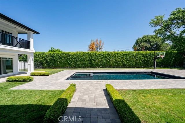 20701 Dumont Street, Woodland Hills CA: https://media.crmls.org/medias/7ea10652-8f14-4105-b02c-f8195f581b14.jpg