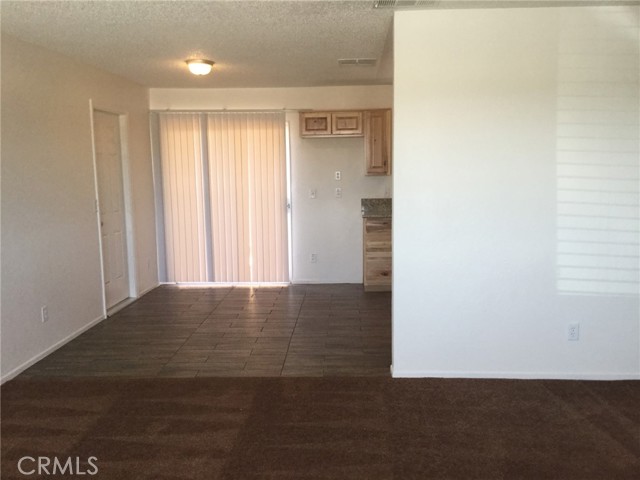 Detail Gallery Image 5 of 26 For 18824 Bellflower St a,  Adelanto,  CA 92301 - 3 Beds | 2 Baths