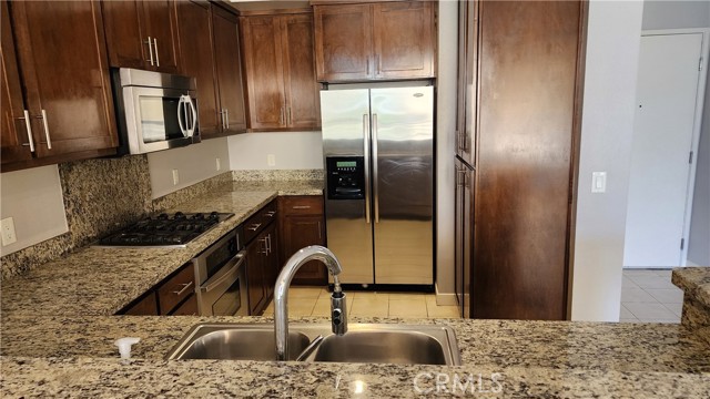 Detail Gallery Image 8 of 35 For 21301 Erwin St #424,  Woodland Hills,  CA 91367 - 2 Beds | 2 Baths