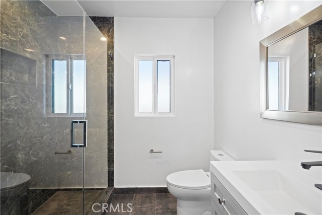 Detail Gallery Image 10 of 32 For 11031 Lull St, Sun Valley,  CA 91352 - 2 Beds | 1/1 Baths