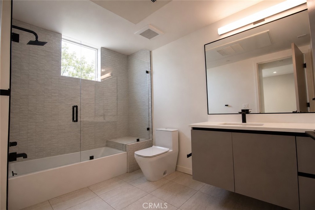https://media.crmls.org/medias/7ea14cfc-2e27-43ca-94d3-965acd282686.jpg?preset=X-Large