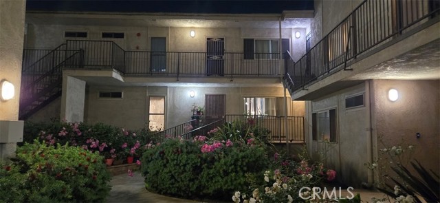 8650 Belford, Los Angeles CA: https://media.crmls.org/medias/7ea22b23-5c1d-4e50-9068-c27e6bc5ca76.jpg