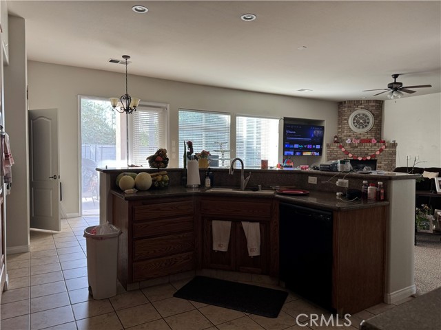 Detail Gallery Image 13 of 38 For 6719 Stafford Falls Dr, Bakersfield,  CA 93312 - 3 Beds | 2/1 Baths