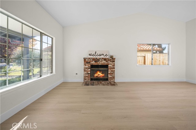 Detail Gallery Image 4 of 28 For 43909 Estrella, Lancaster,  CA 93535 - 5 Beds | 2 Baths