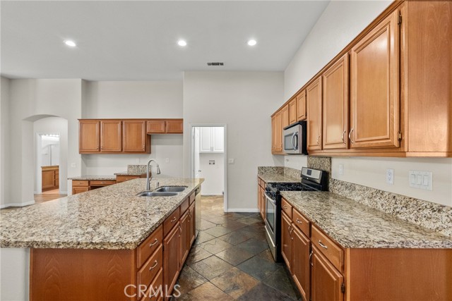 Detail Gallery Image 13 of 50 For 1790 Hideaway Pl, Palmdale,  CA 93551 - 4 Beds | 2 Baths