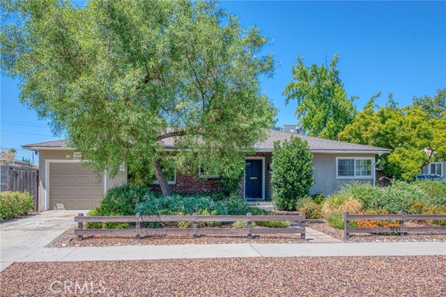 Detail Gallery Image 2 of 40 For 3421 N Callisch St, Fresno,  CA 93726 - 2 Beds | 1/1 Baths