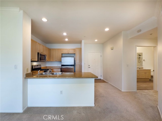 2457 Watermarke Place, Irvine CA: https://media.crmls.org/medias/7ea43a58-fe8b-4230-97e7-959b6eb9e06a.jpg
