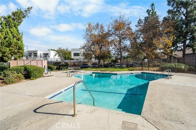 Detail Gallery Image 33 of 37 For 8430 Winnetka Ave #16,  Winnetka,  CA 91306 - 3 Beds | 3 Baths