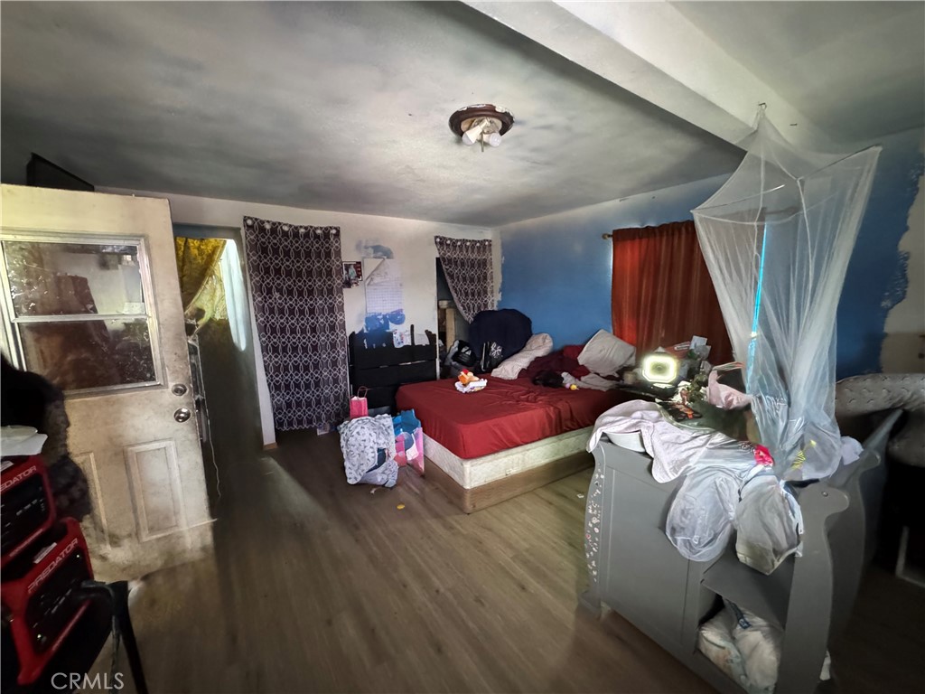 https://media.crmls.org/medias/7ea44a78-f64f-47ca-8ce4-caa2e28d82bb.jpg?preset=X-Large
