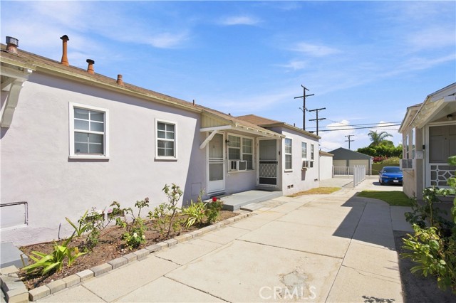  Income Home for Sale in Valley Glen, California